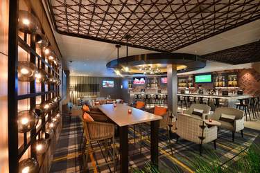 Celebrity Cruises, Celebrity Apex, Craft Social Bar ©CEL.jpg